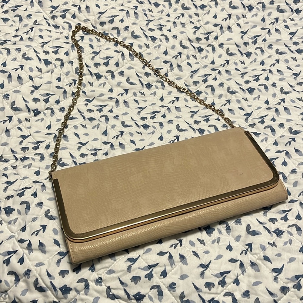 Aldo clutch